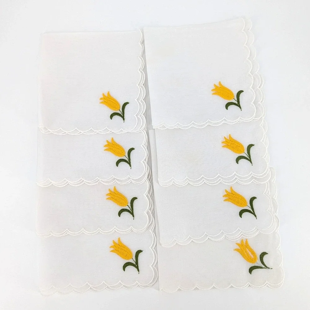 Vintage Vittorio Swiss Yellow Tulip Embroidered Scalloped Napkins Set of 8